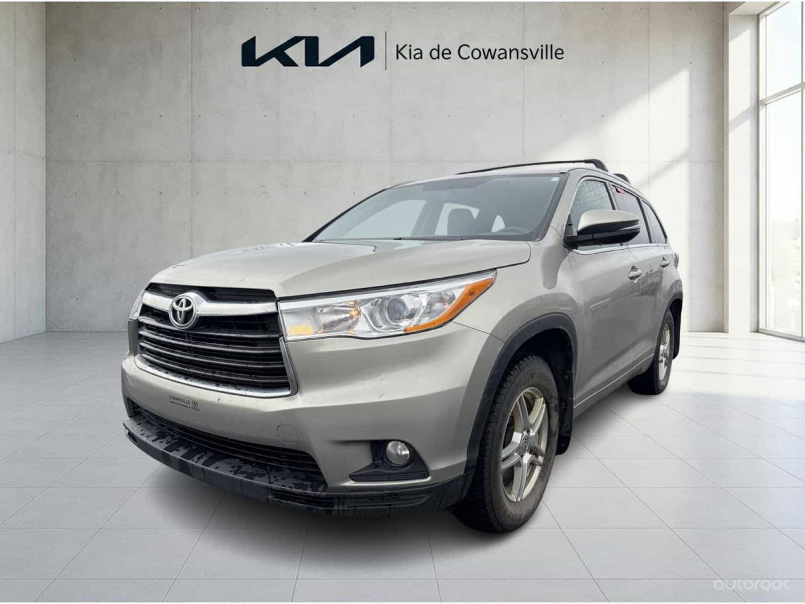 2015 Toyota Highlander XLE - Image 1