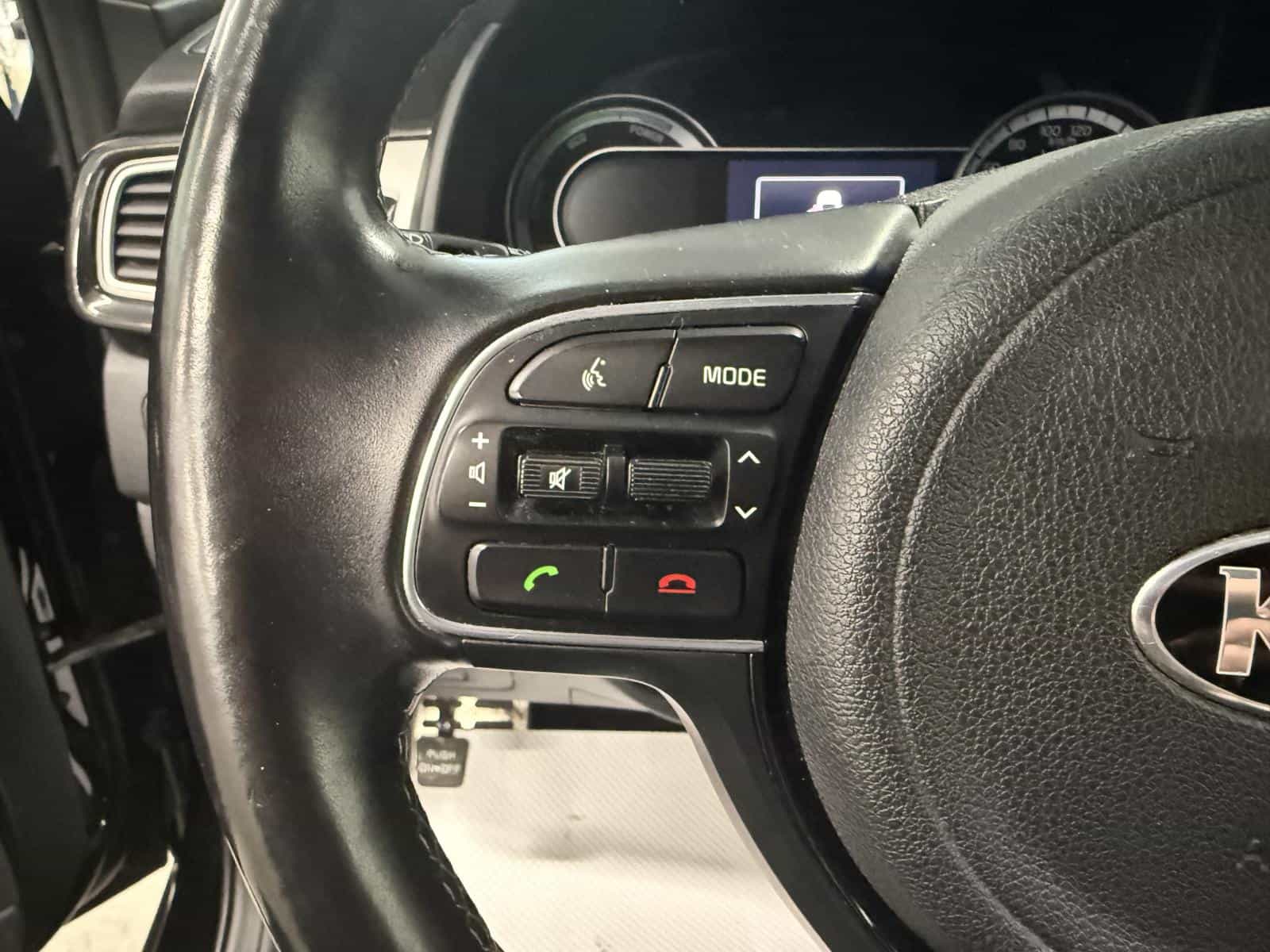 2019 Kia Niro SX Touring - Image 12