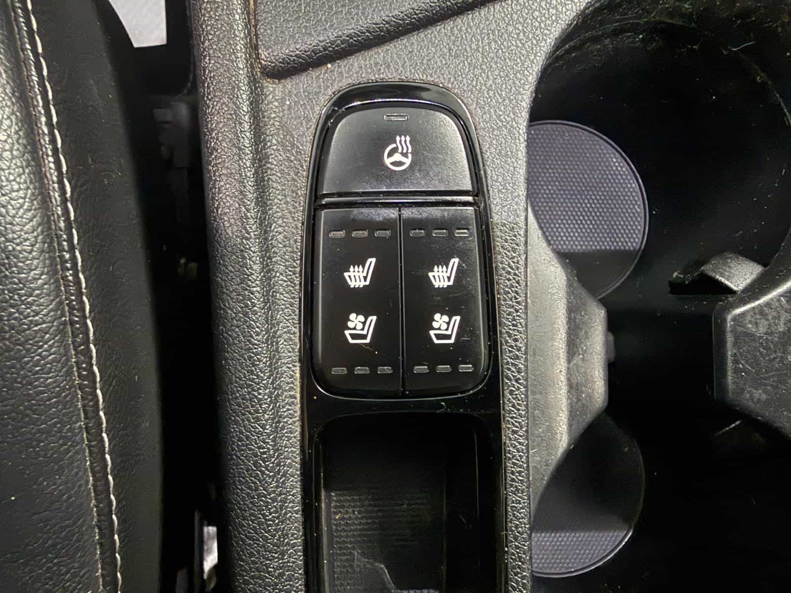 2019 Kia Niro SX Touring - Image 18