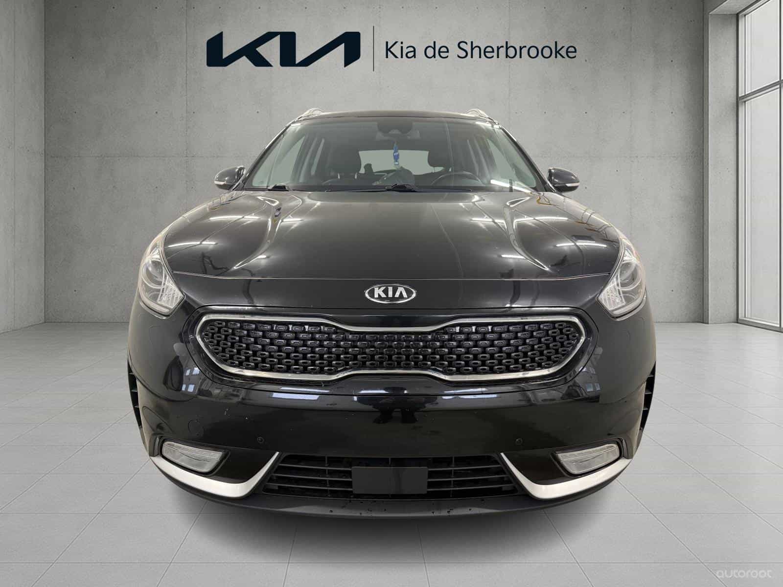 2019 Kia Niro SX Touring - Image 2