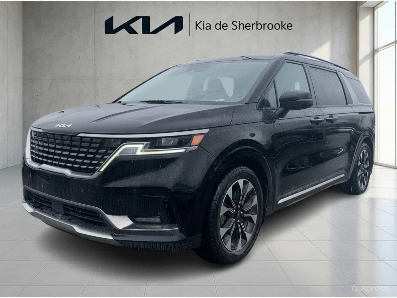 2023 Kia Carnival EX - Image 1