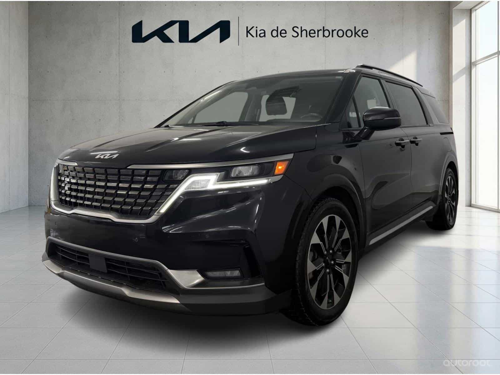 2023 Kia Carnival EX - Image 1
