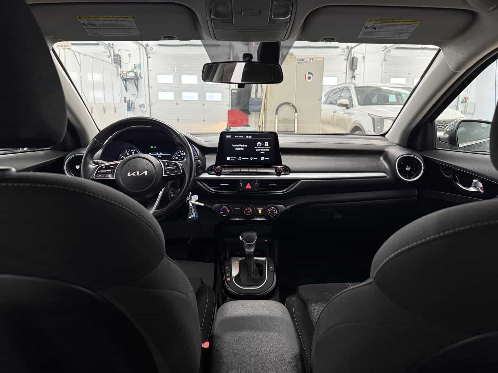 2022 Kia Forte EX - Image 9