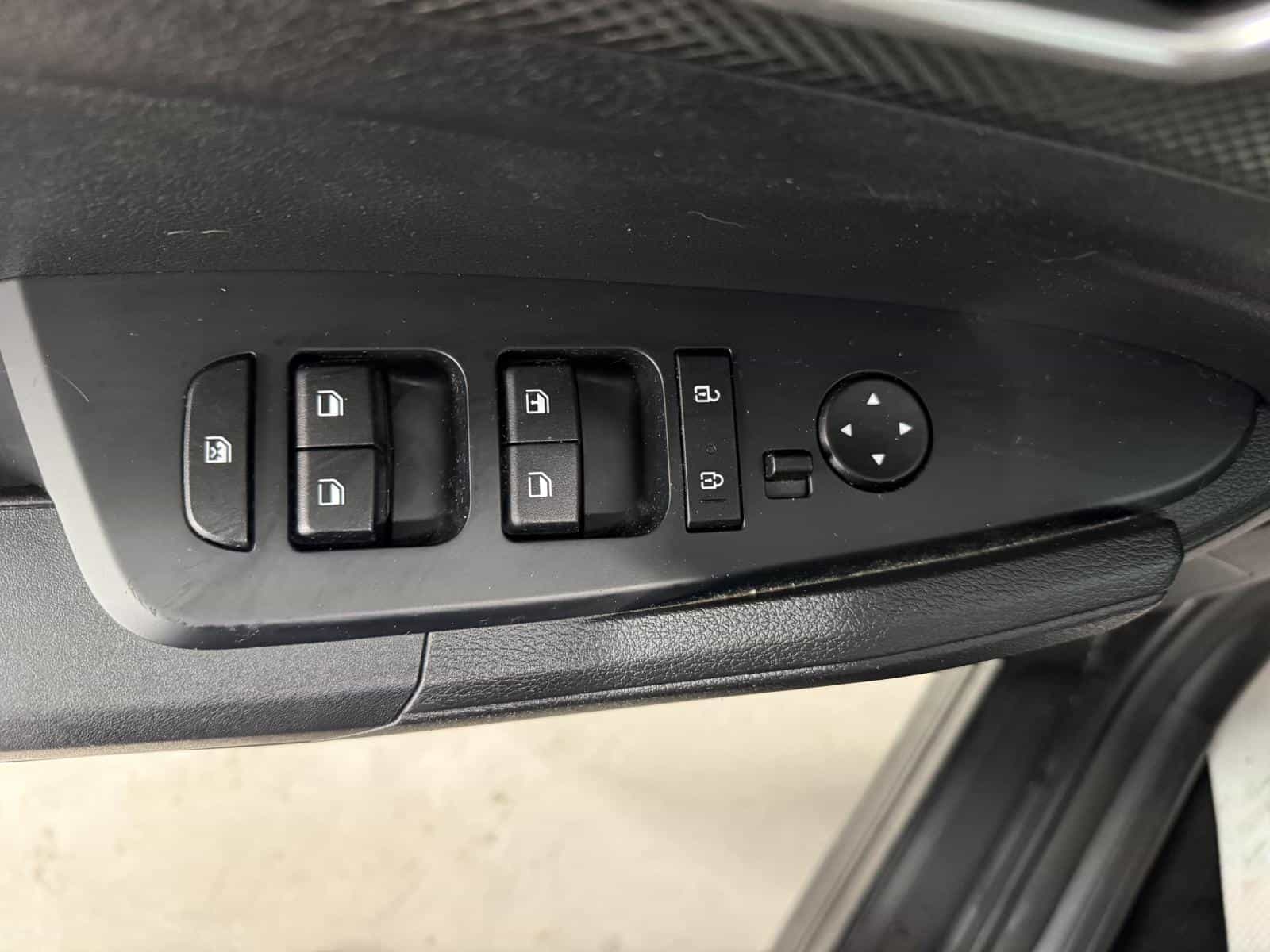 2023 Kia Sportage LX - Image 9