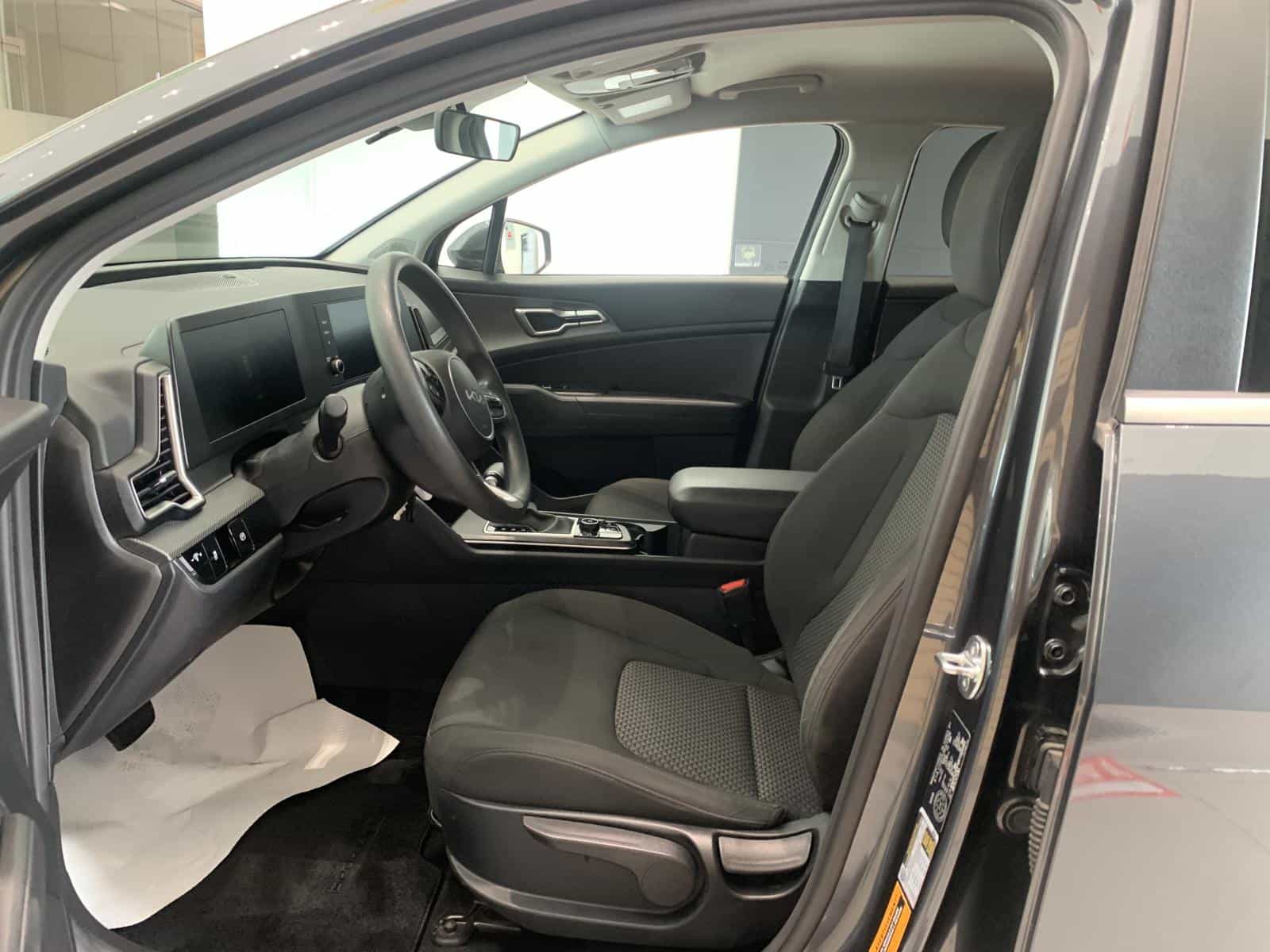 2024 Kia Sportage LX - Image 9