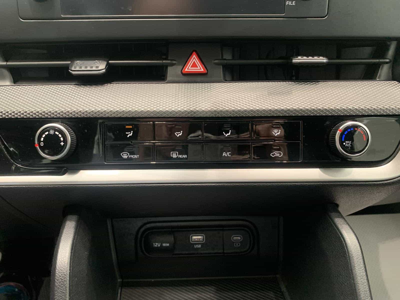 2024 Kia Sportage LX - Image 15