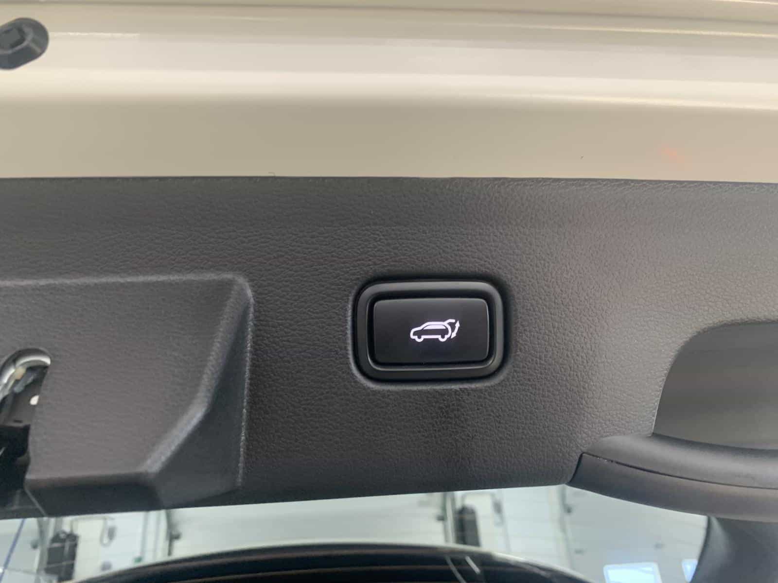 2025 Kia Sportage SX PHEV - Image 10