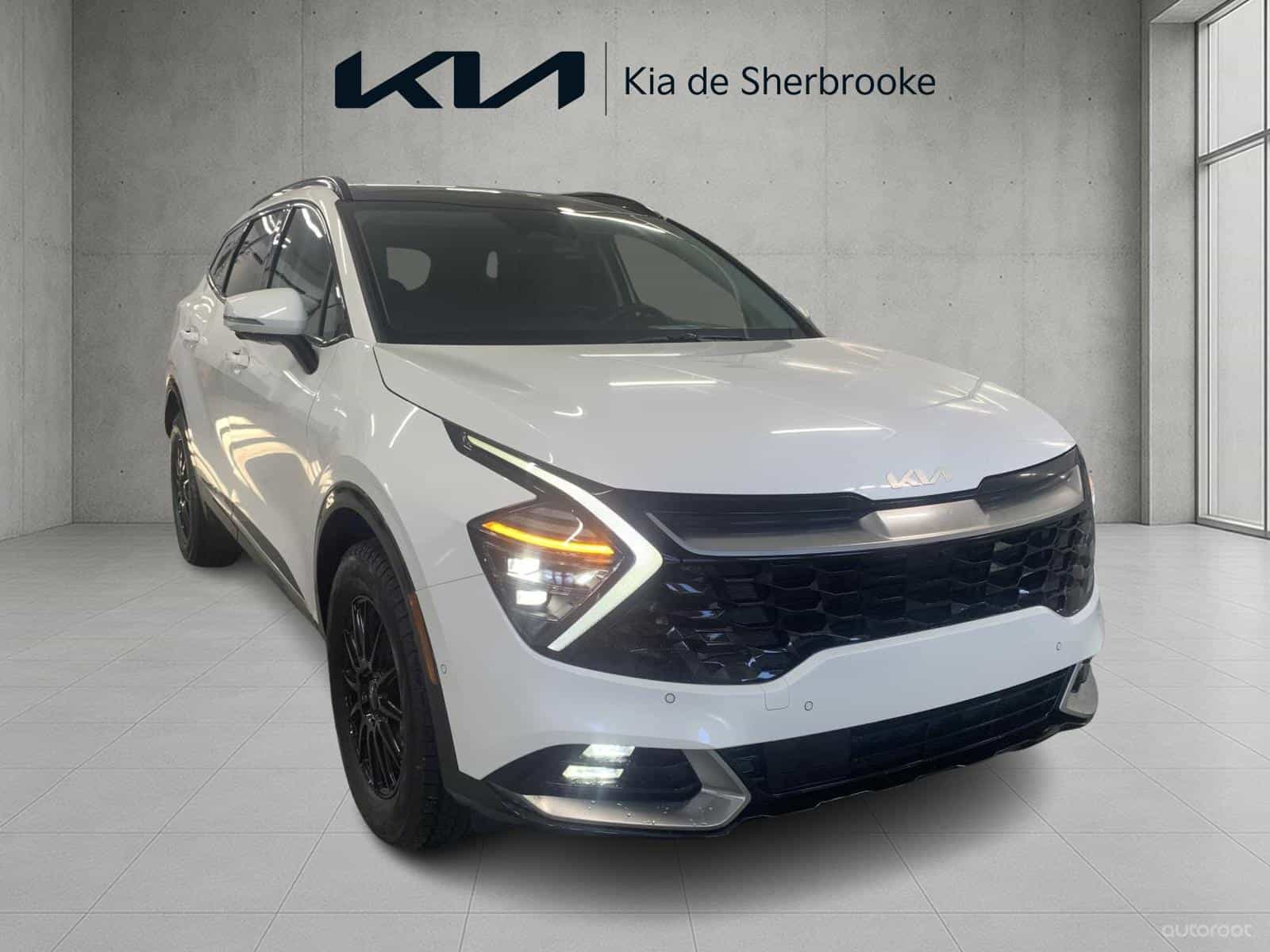 2025 Kia Sportage SX PHEV - Image 3