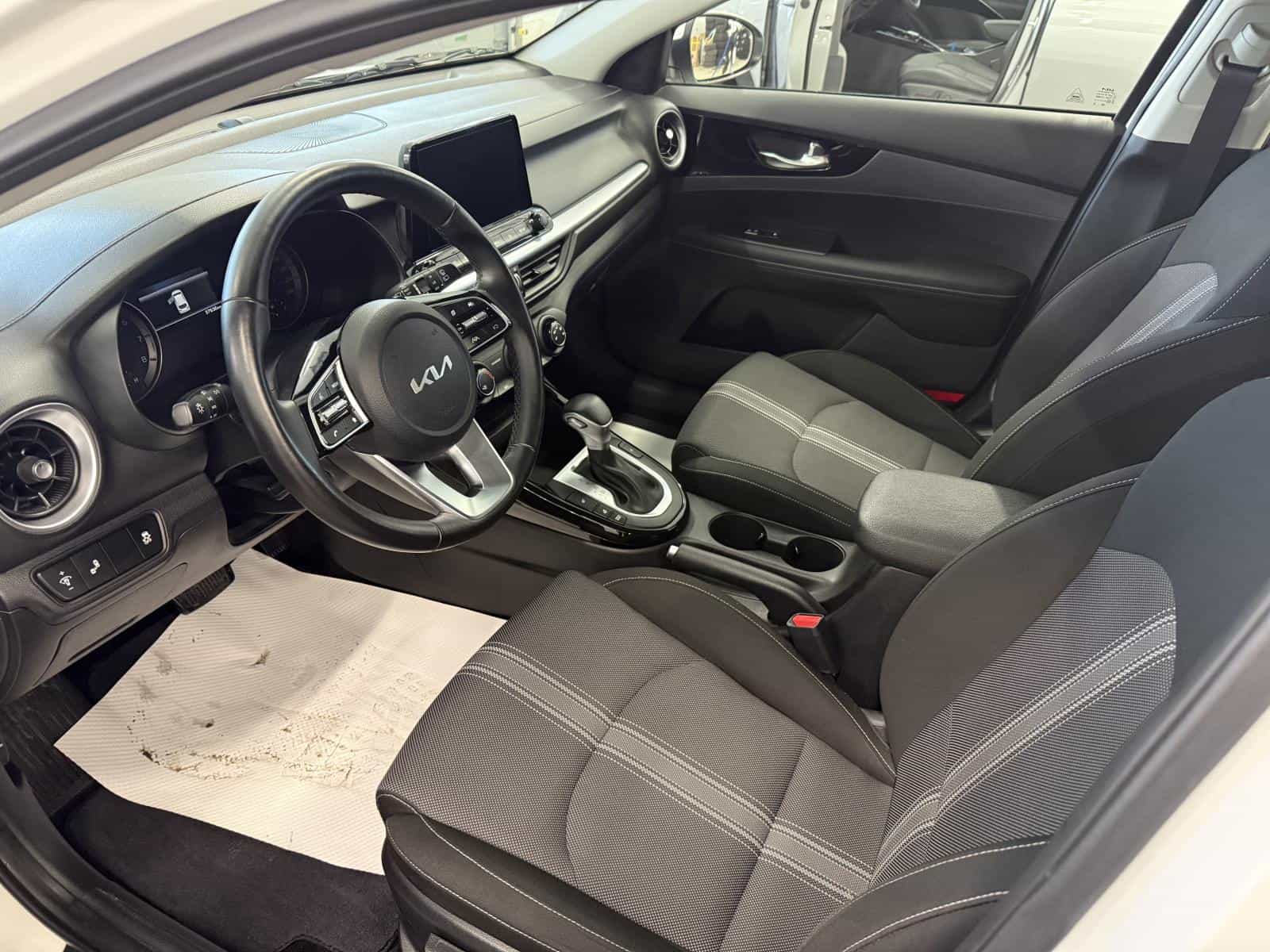 Image 8 Kia Forte5 EX 2022