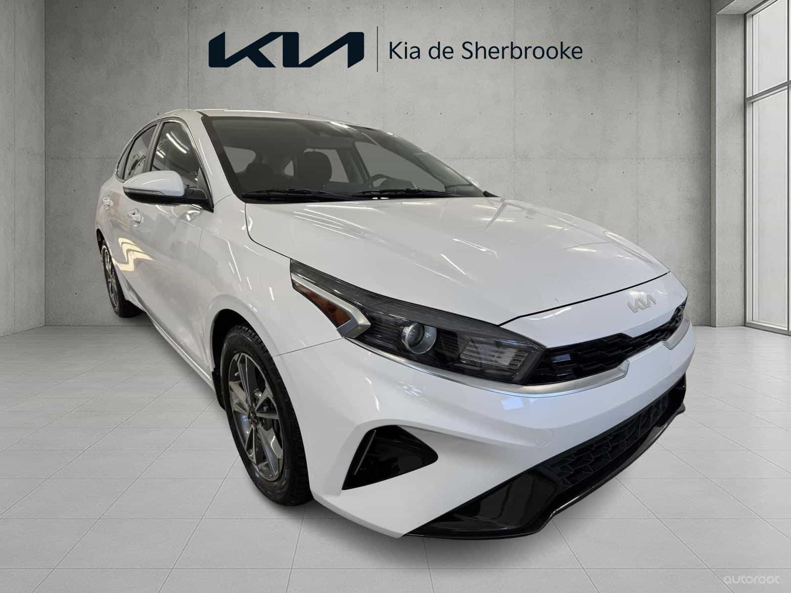 2022 Kia Forte5 EX - Image 4