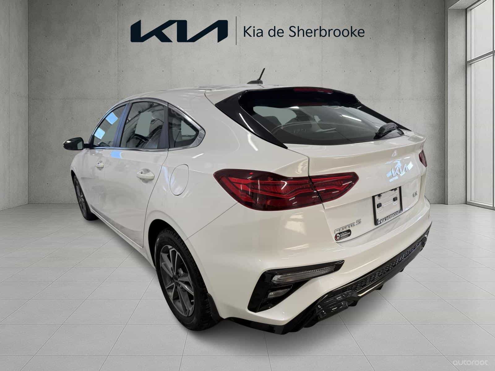 2022 Kia Forte5 EX - Image 5