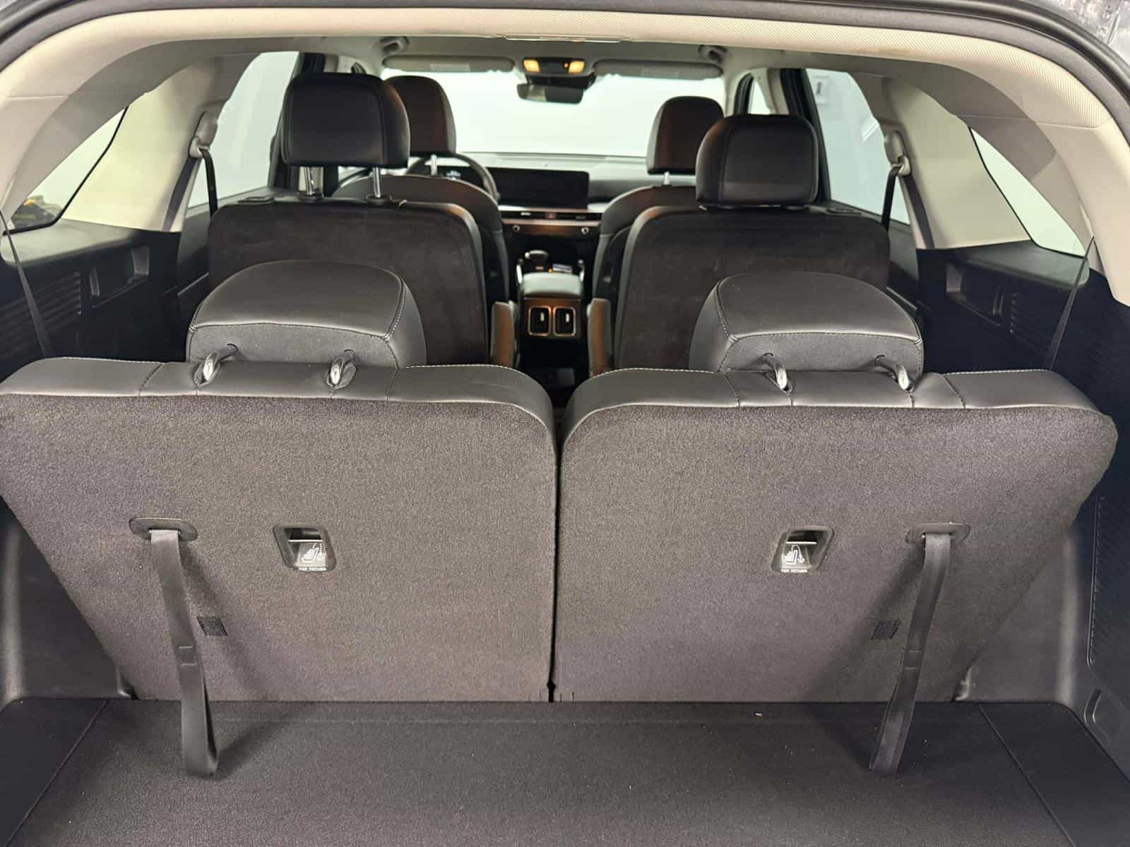 2025 Kia Sorento EX 2.5T - Image 17