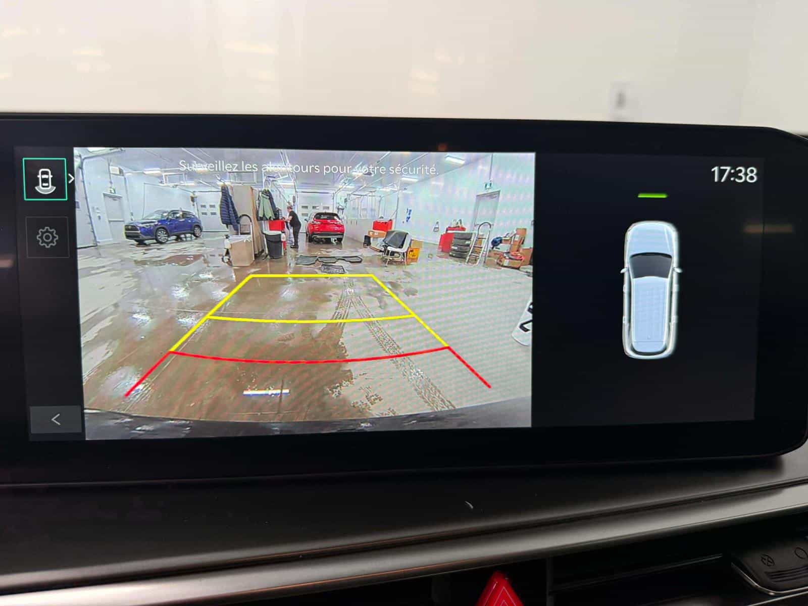 2025 Kia Sorento EX 2.5T - Image 14