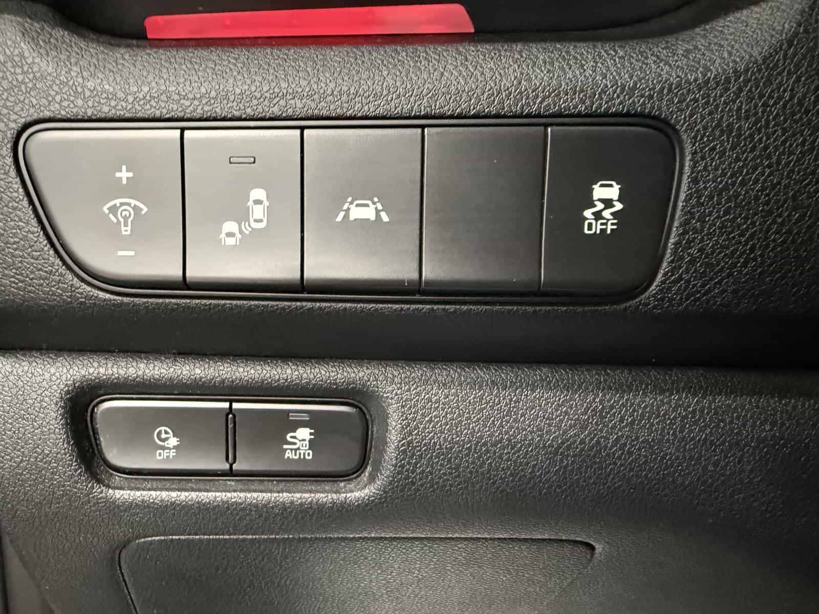 2020 Kia Niro EV SX Touring - Image 11