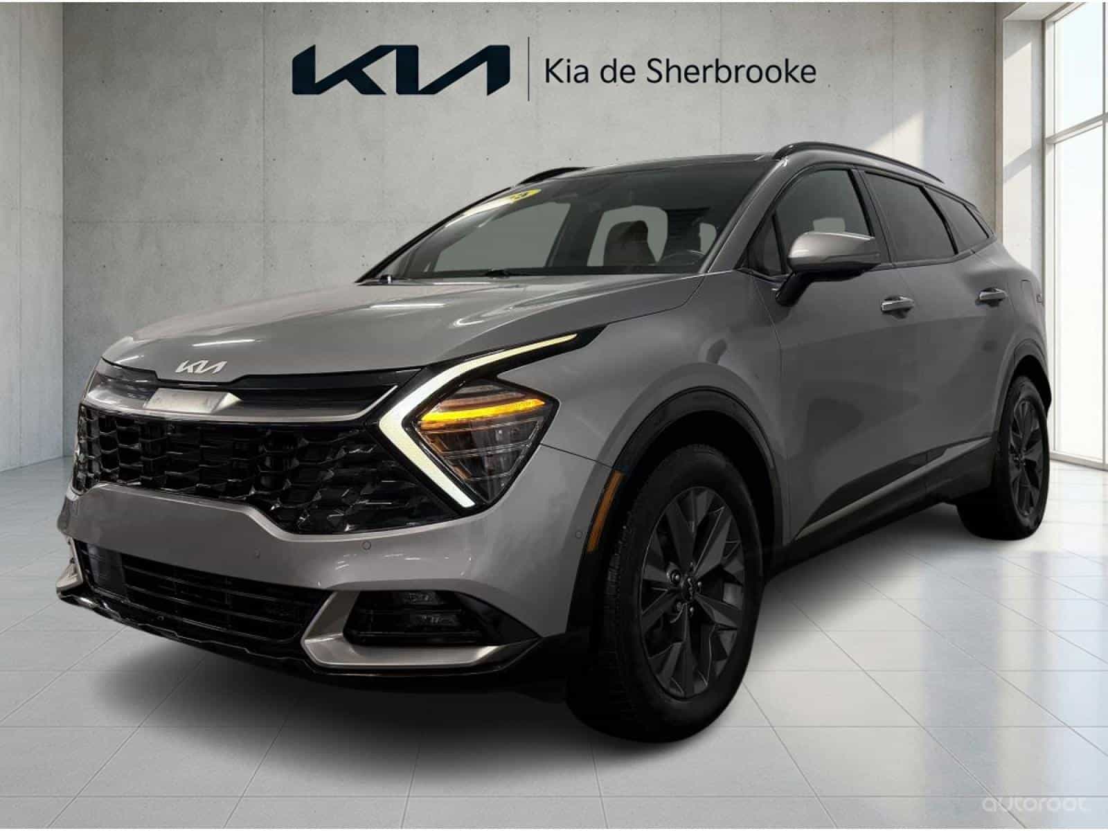 2023 Kia Sportage SX Hybrid - Image 1
