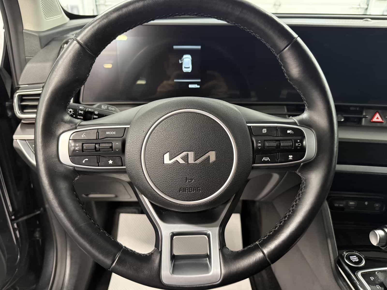 2023 Kia Sportage EX - Image 9