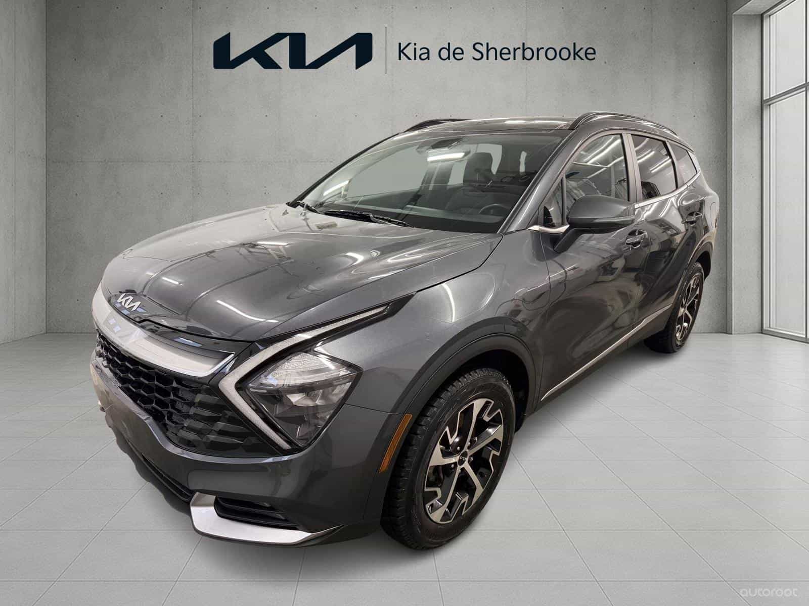 2023 Kia Sportage EX - Image 1