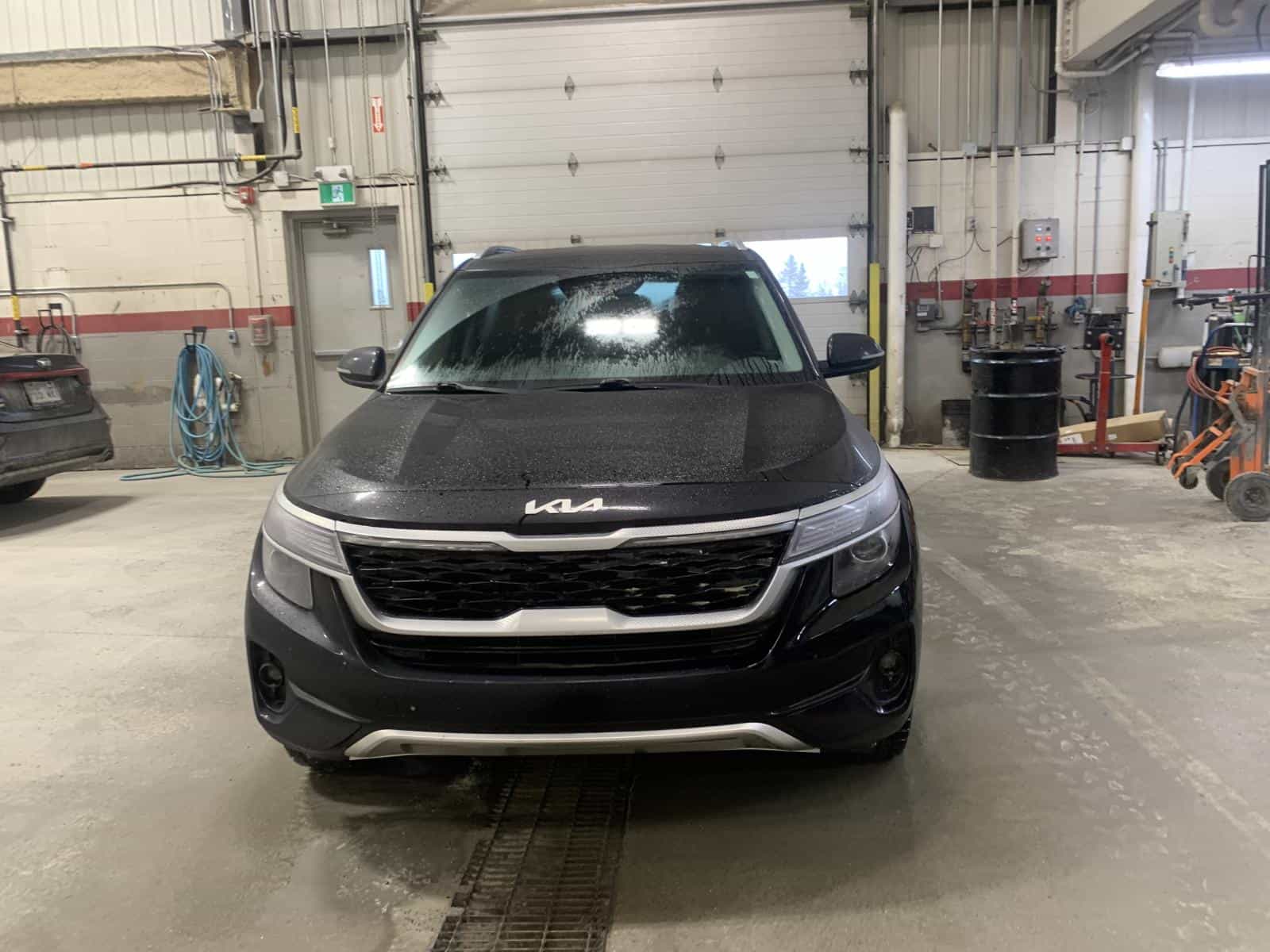 2023 Kia Seltos EX - Image 2