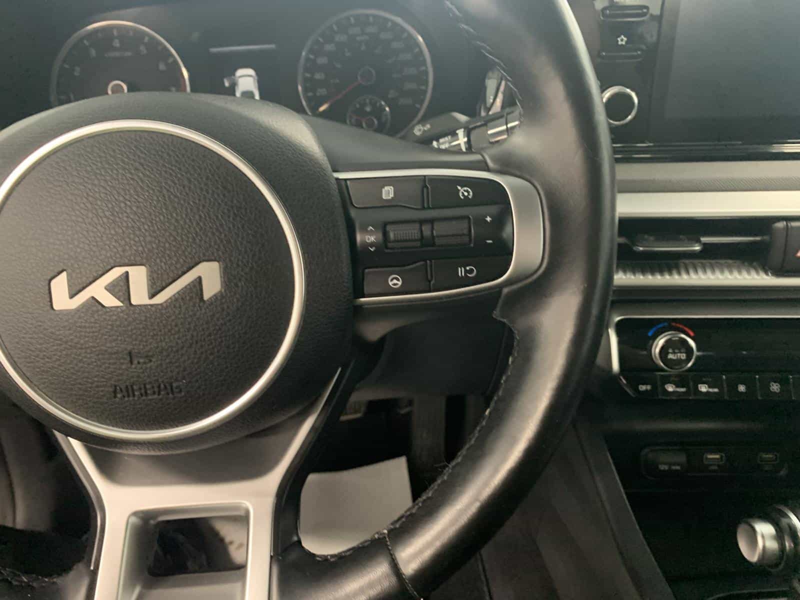 Image 11 Kia K5 LX 2022