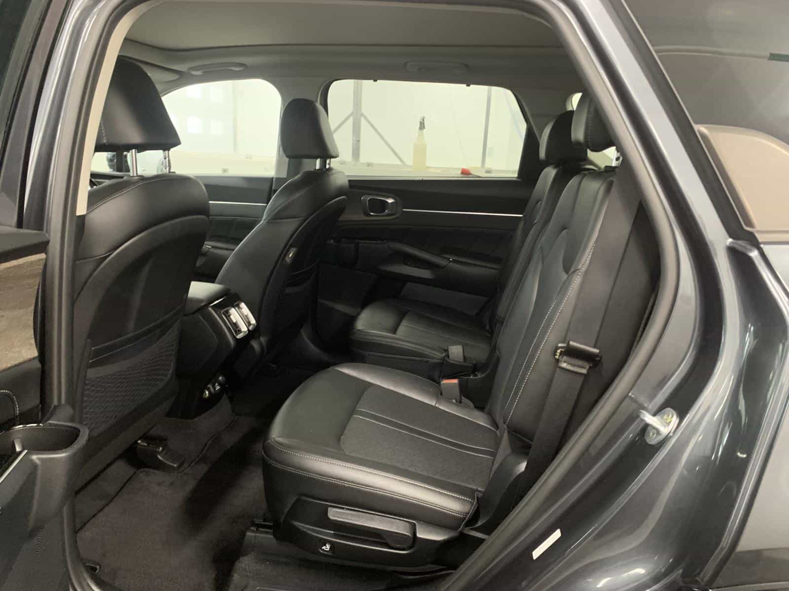 2022 Kia Sorento EX+ - Image 12