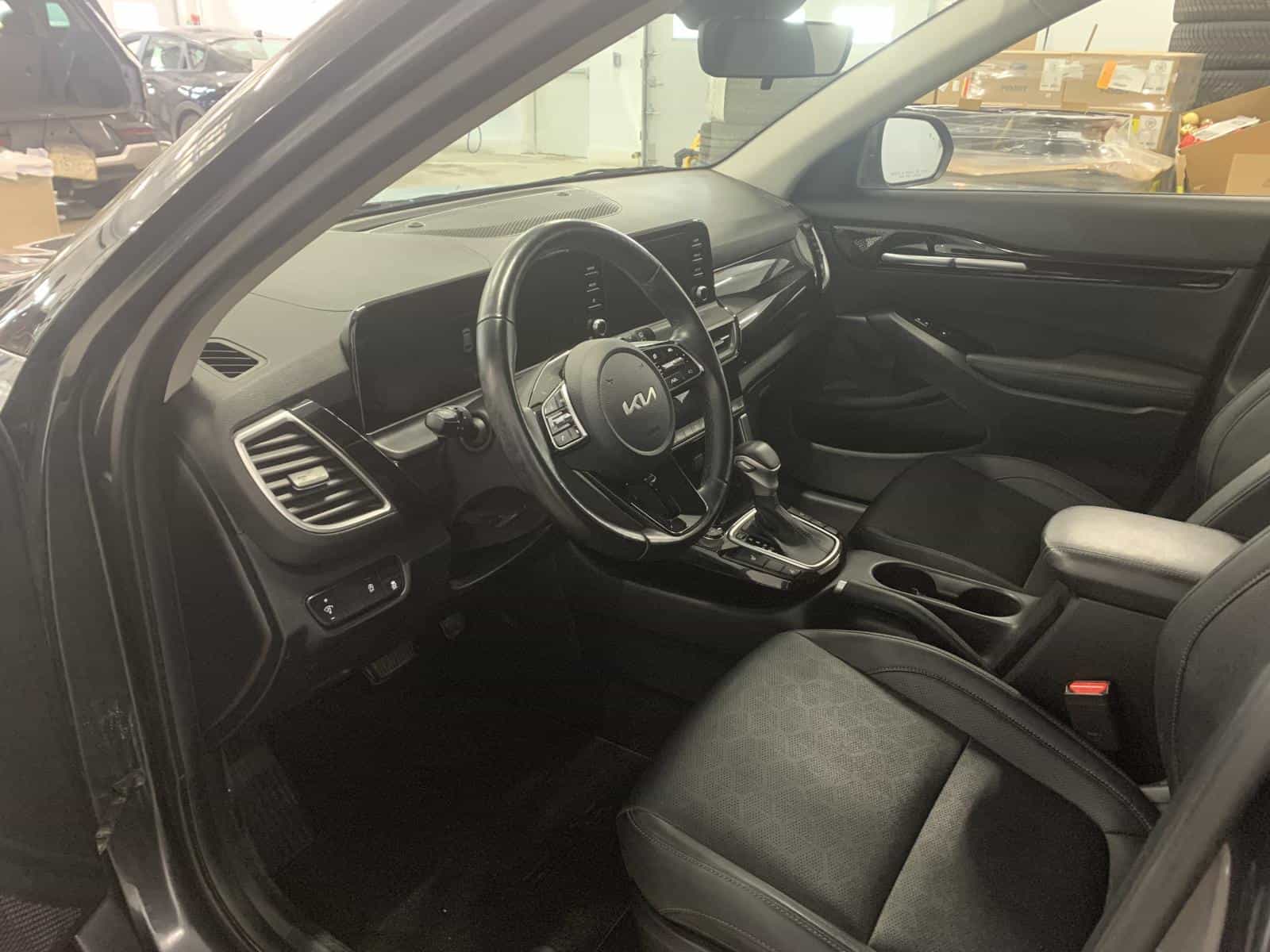 2024 Kia Seltos EX - Image 10