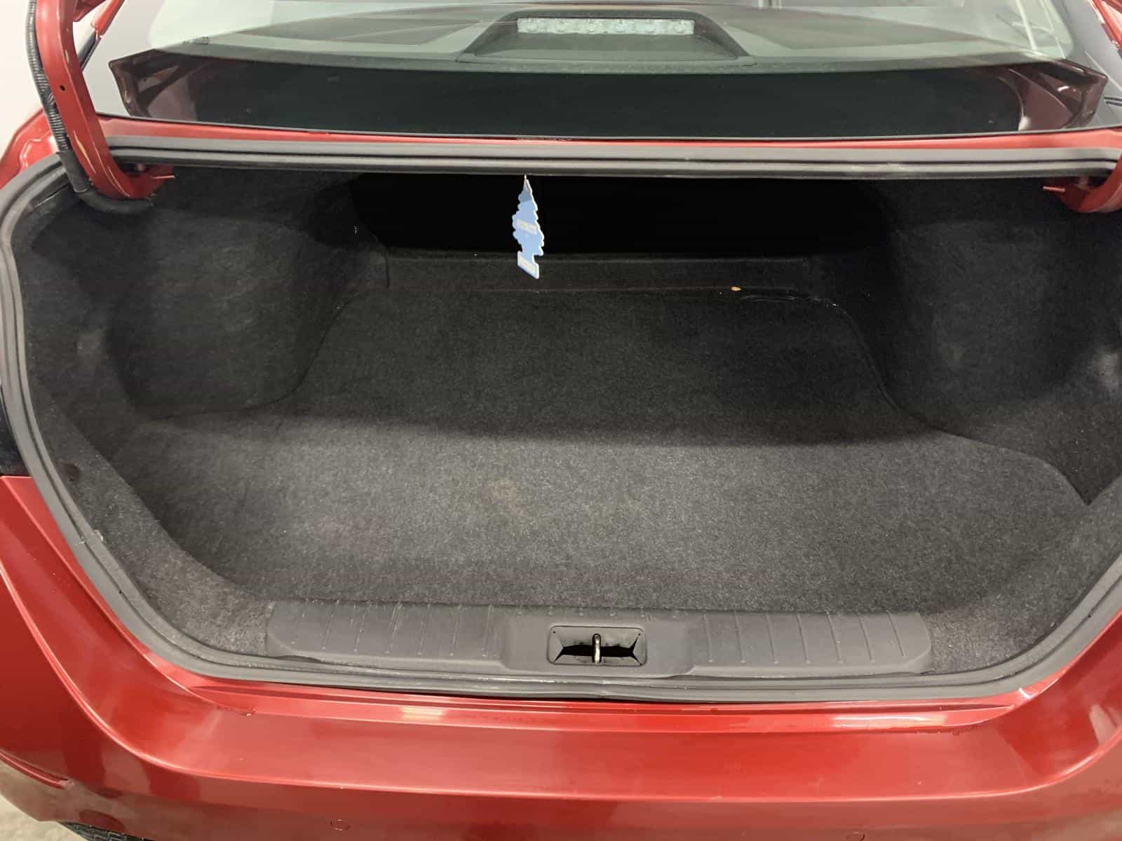 2020 Nissan Sentra SV - Image 18