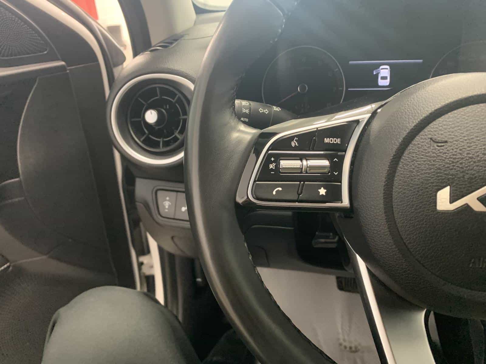 2022 Kia Forte EX - Image 8