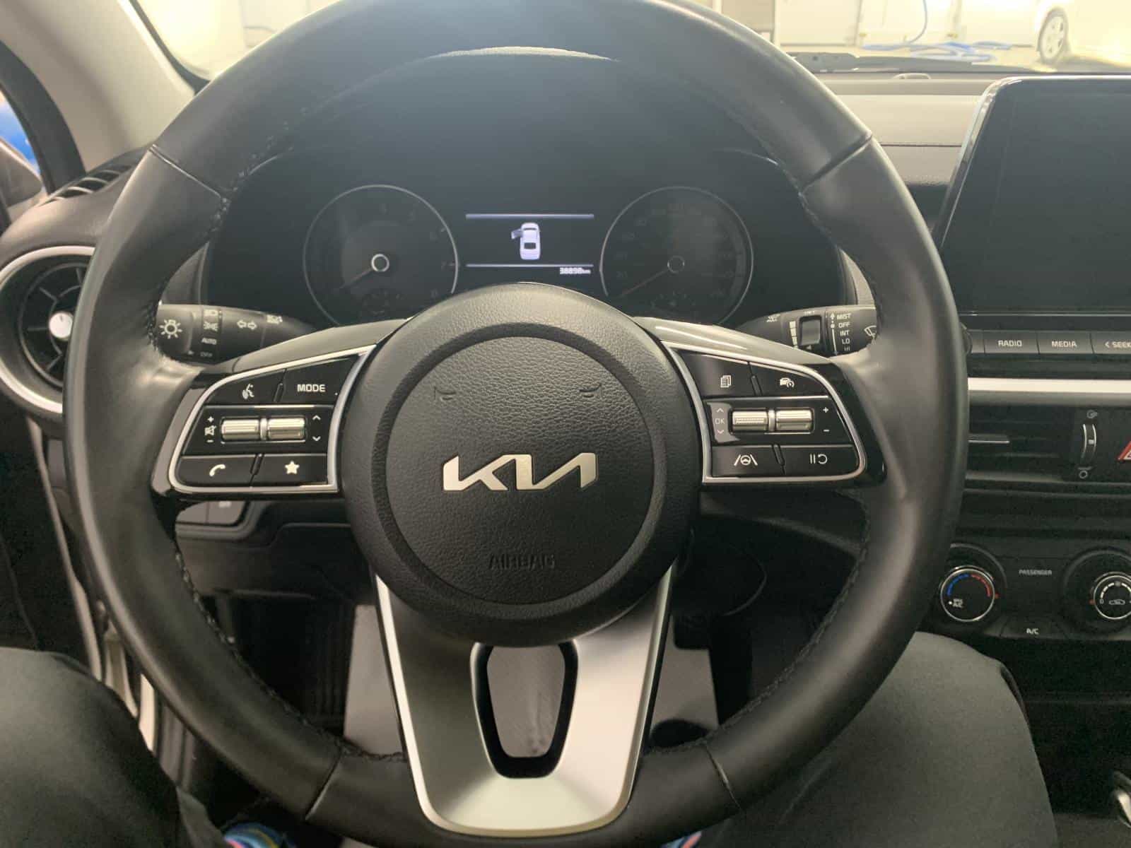 2022 Kia Forte EX - Image 7