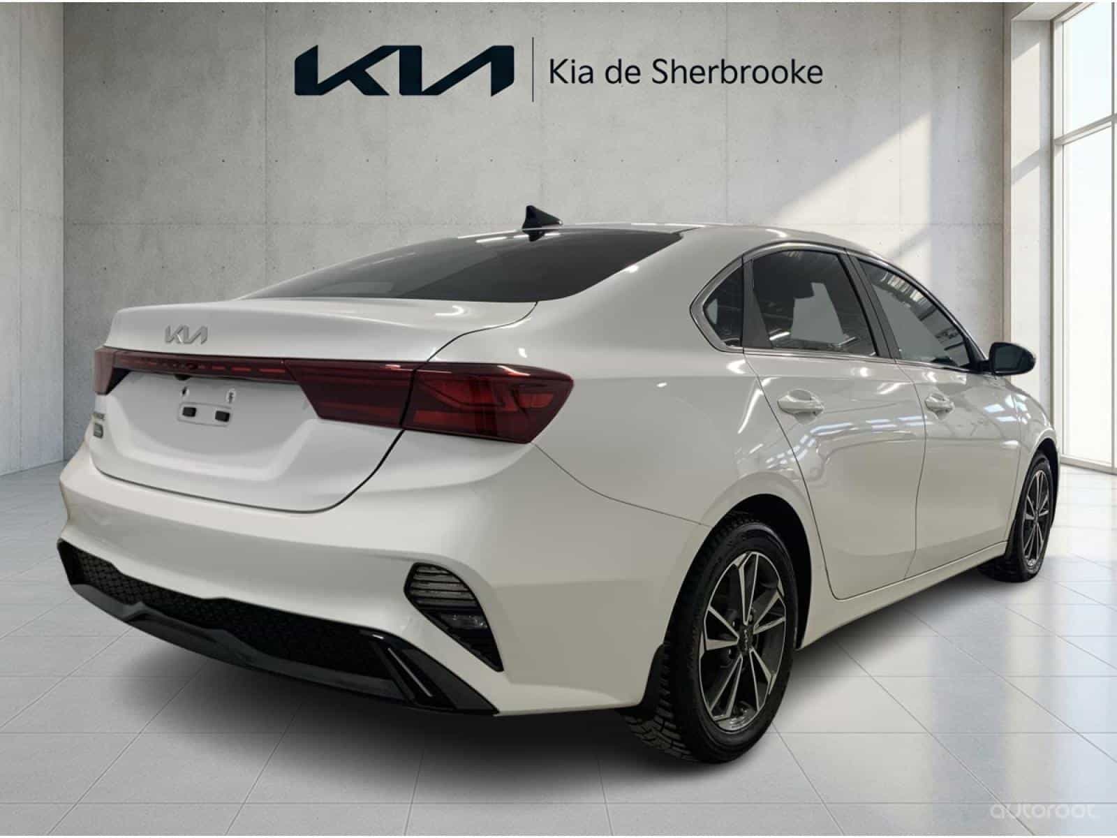 2022 Kia Forte EX - Image 3