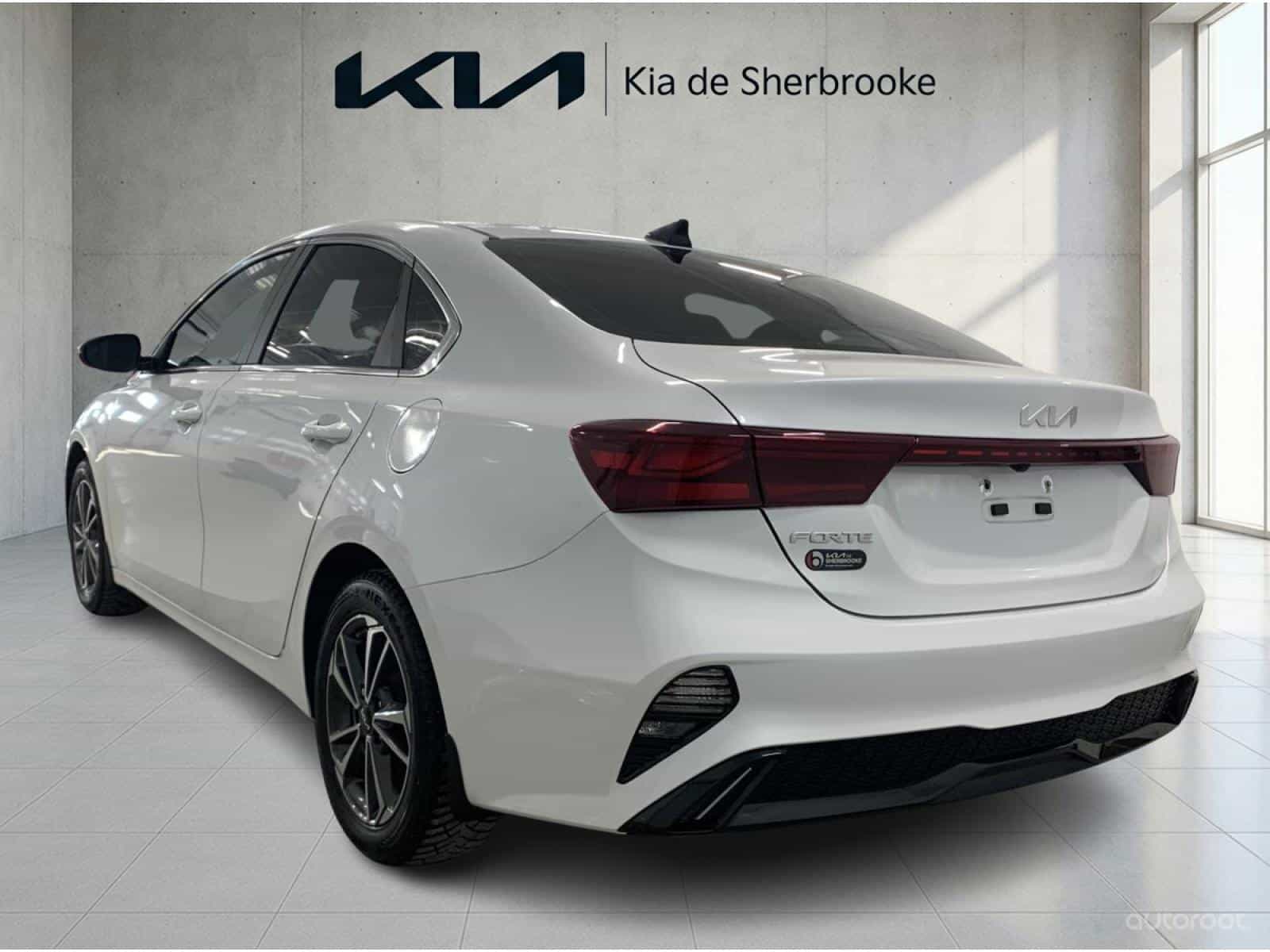 2022 Kia Forte EX - Image 4