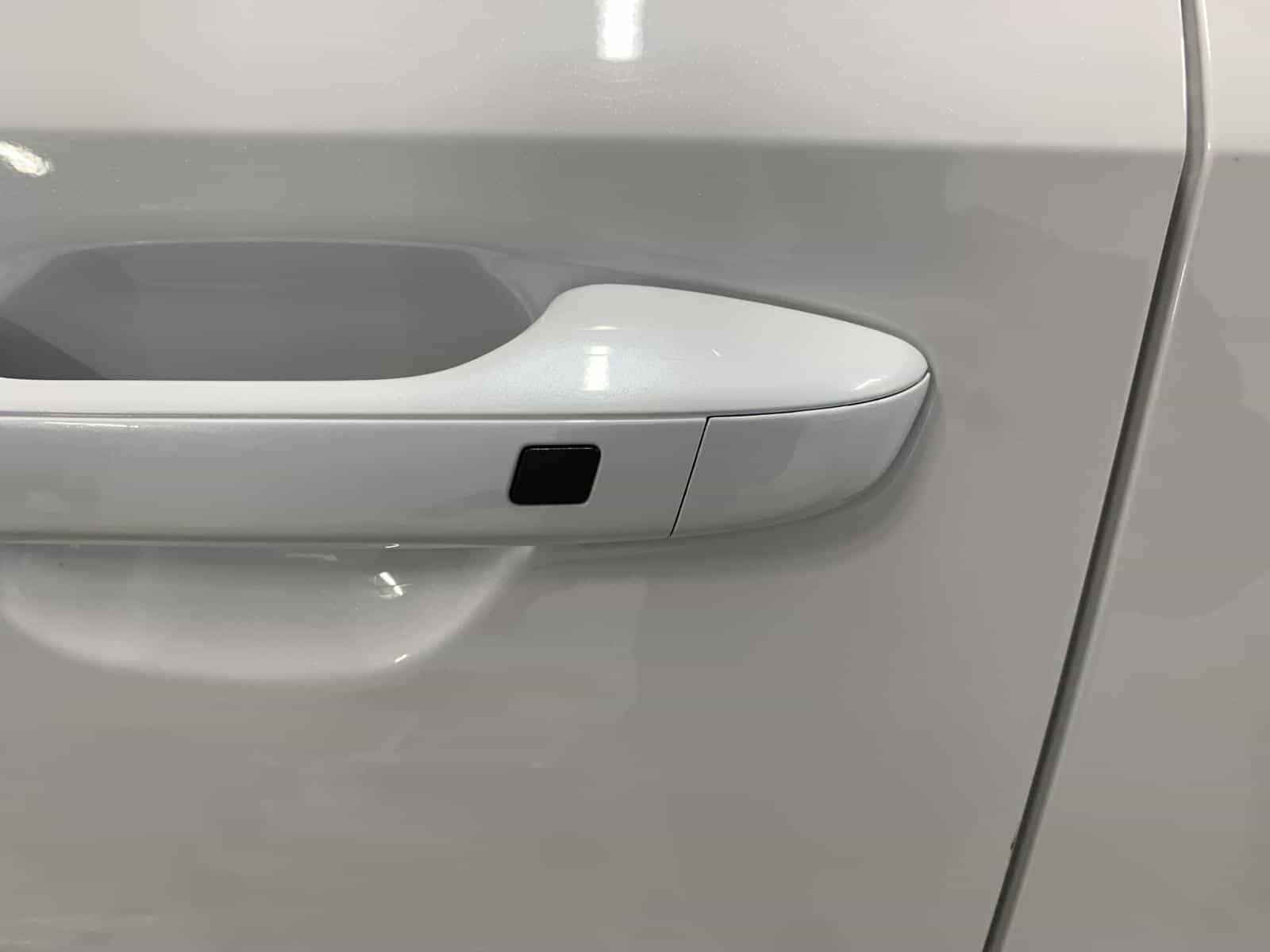 2025 Kia Sorento EX 2.5T - Image 10