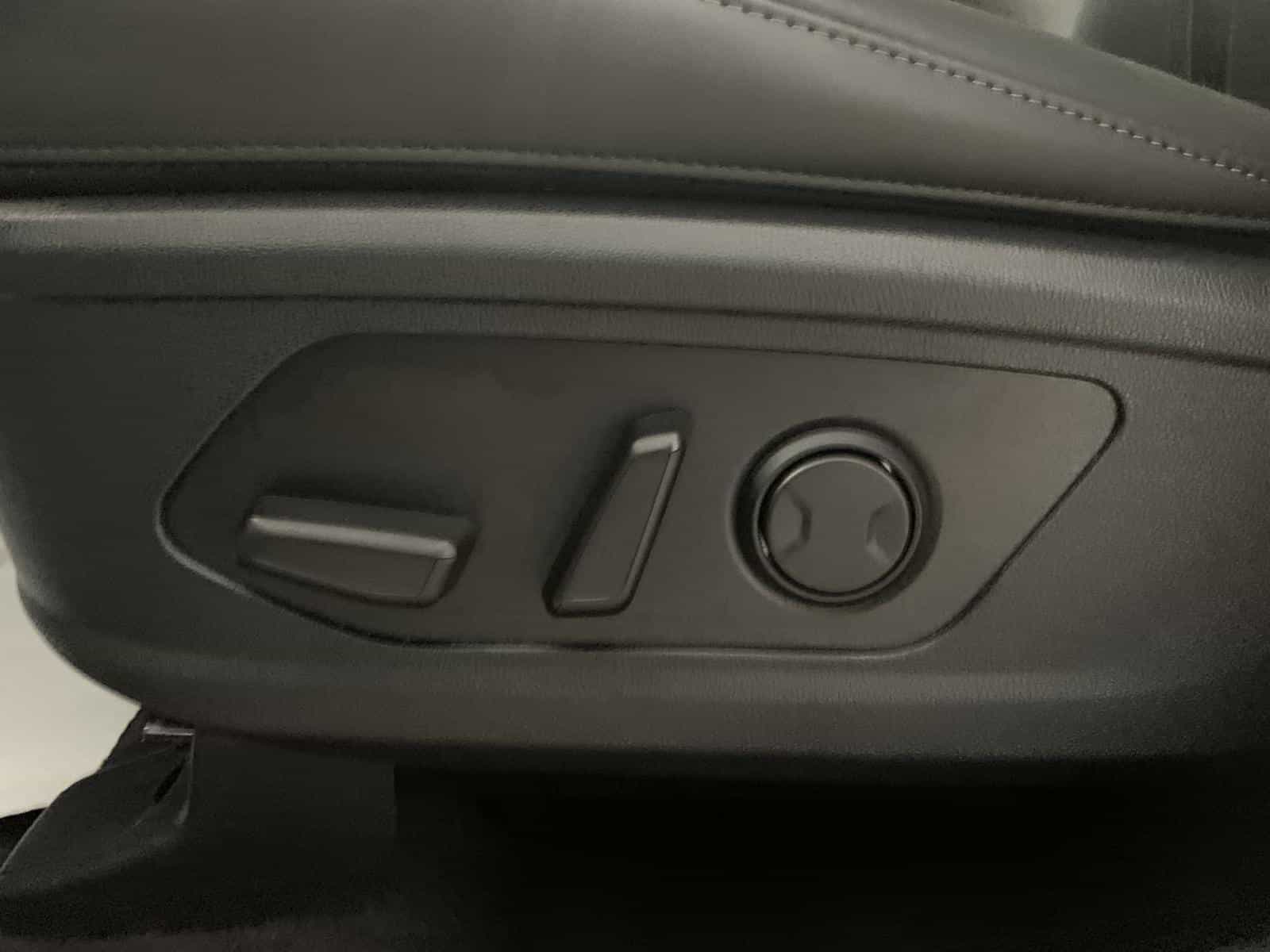 2025 Kia Sorento EX 2.5T - Image 13