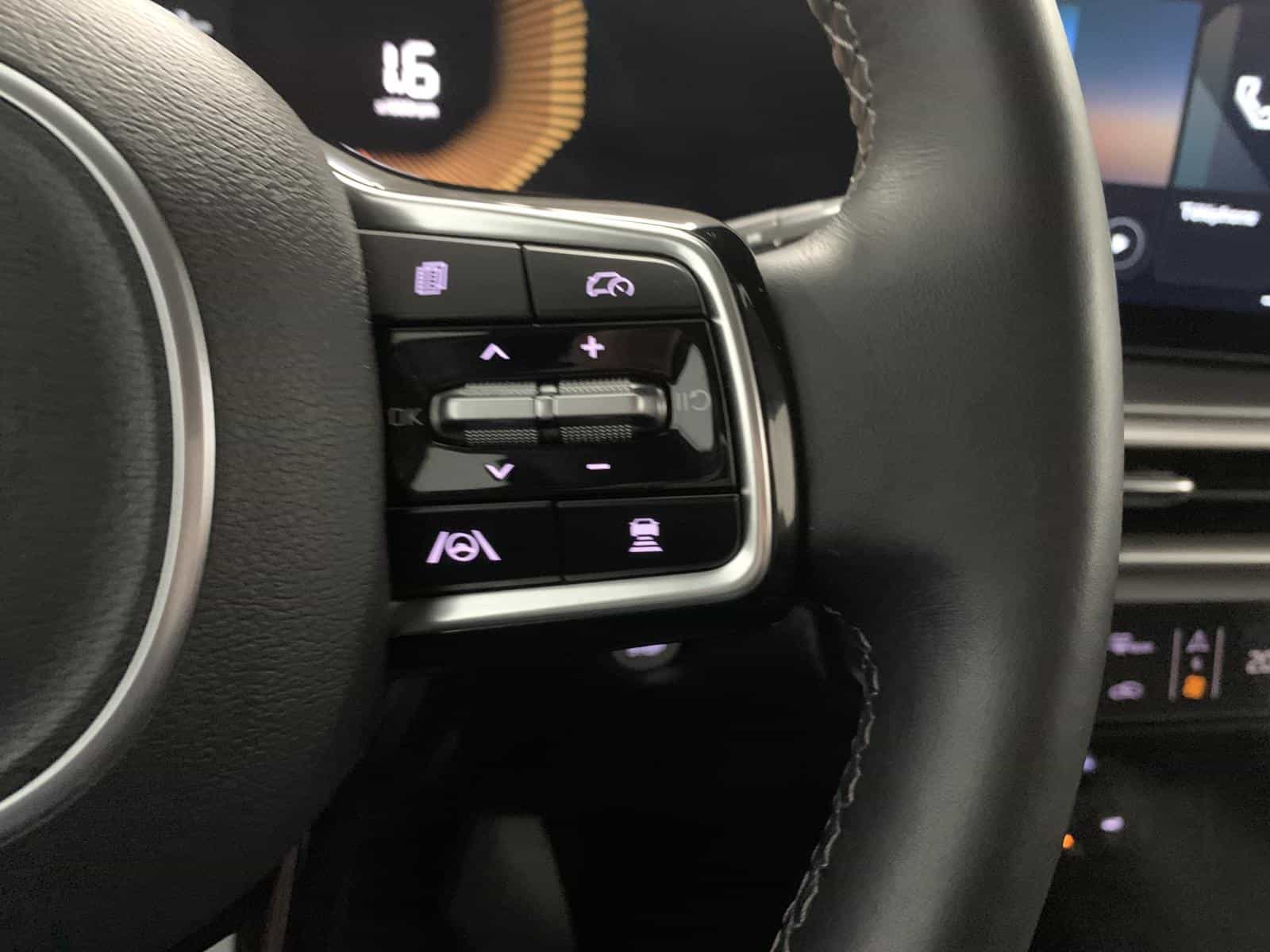 2025 Kia Sorento EX 2.5T - Image 22