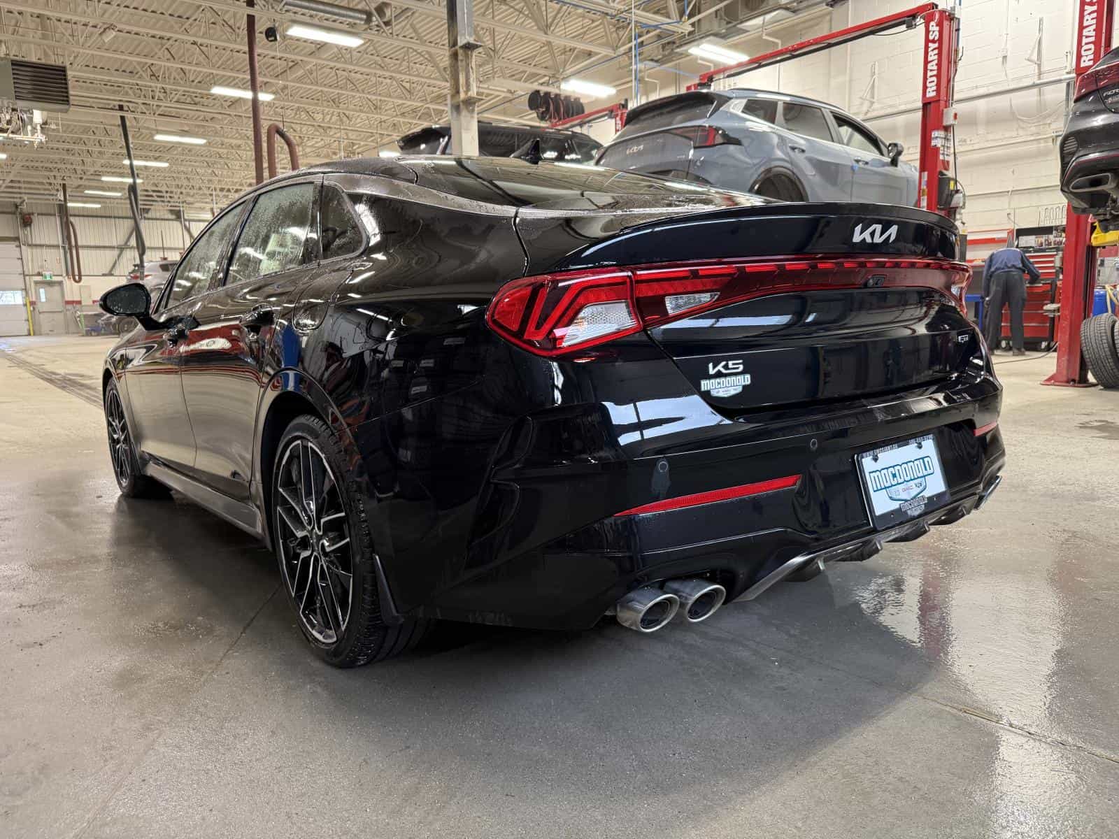 2023 Kia K5 GT - Image 4