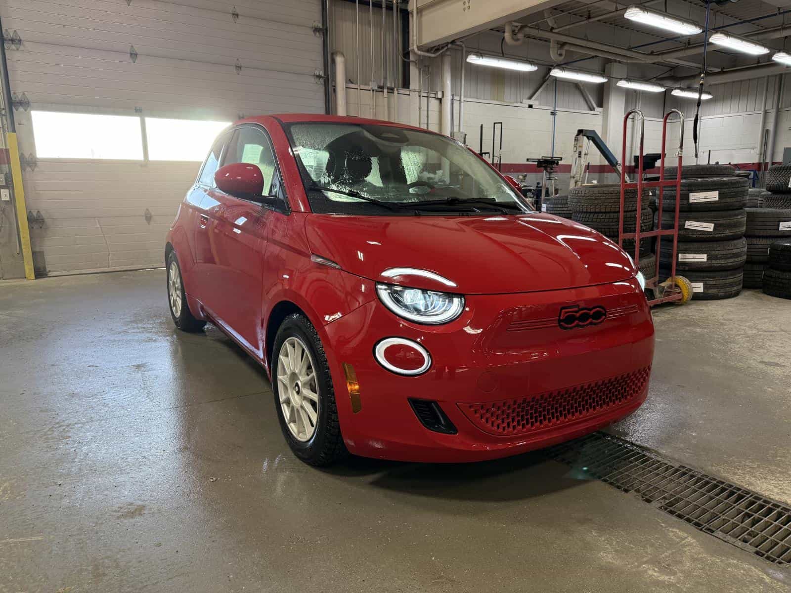 2024 Fiat 500E Base - Image 3