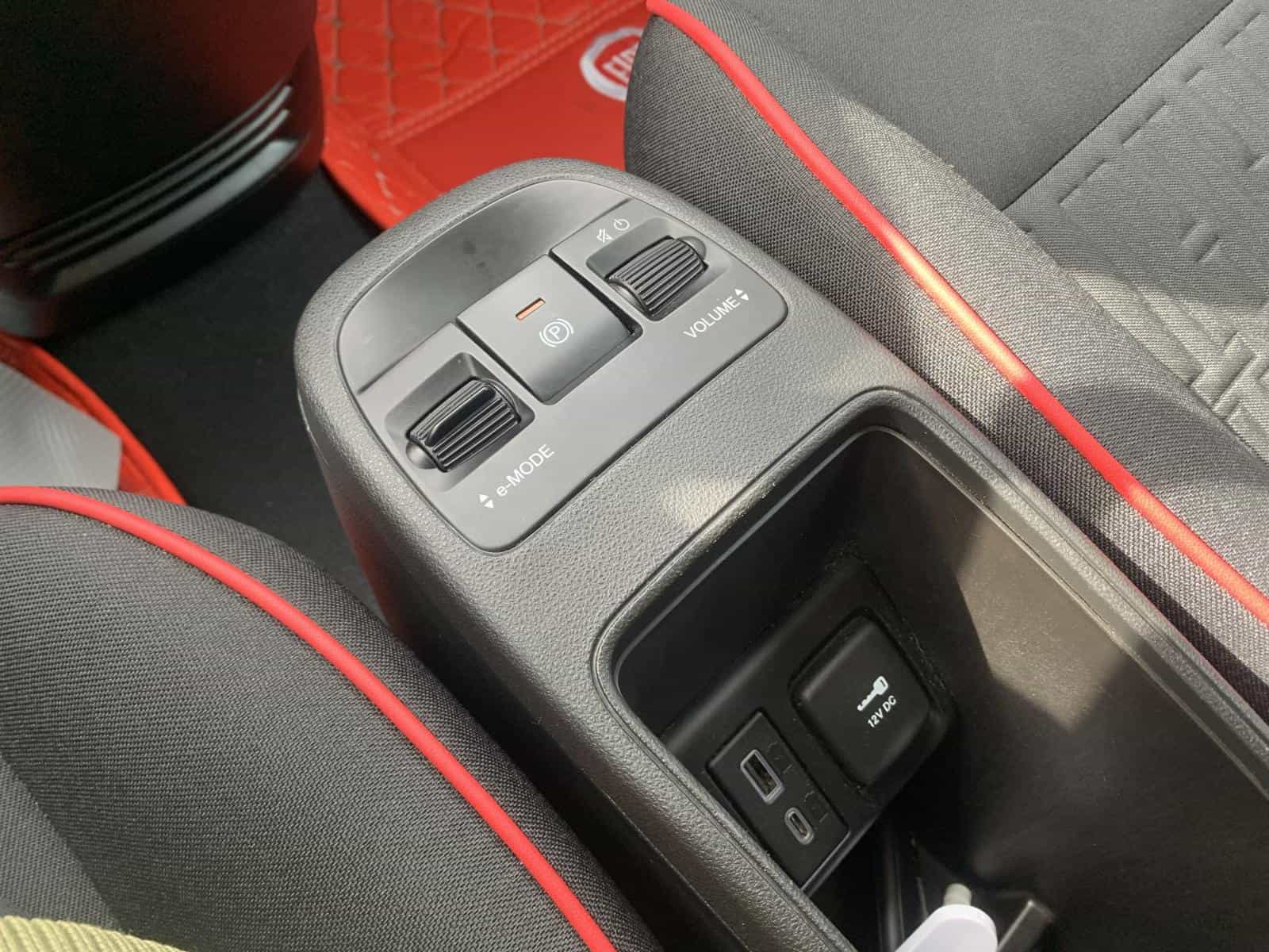 2024 Fiat 500E Base - Image 13