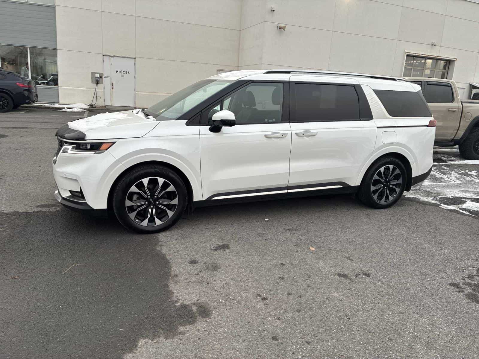 2024 Kia Carnival EX - Image 3