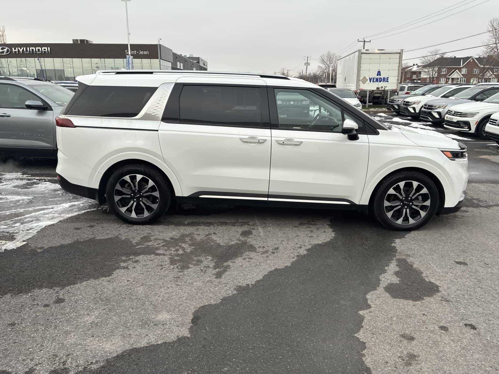 2024 Kia Carnival EX - Image 4