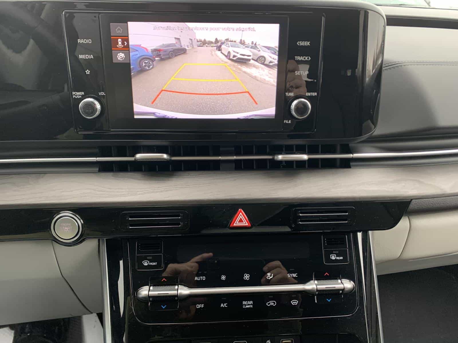 2024 Kia Carnival EX - Image 15