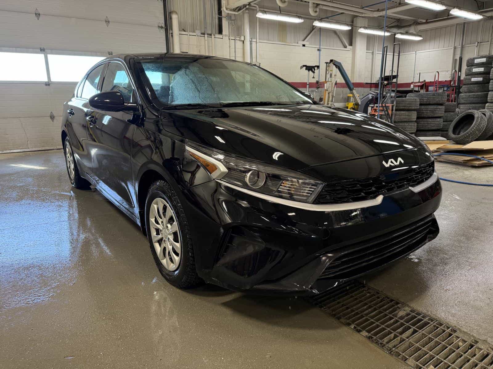 2023 Kia Forte LX - Image 3