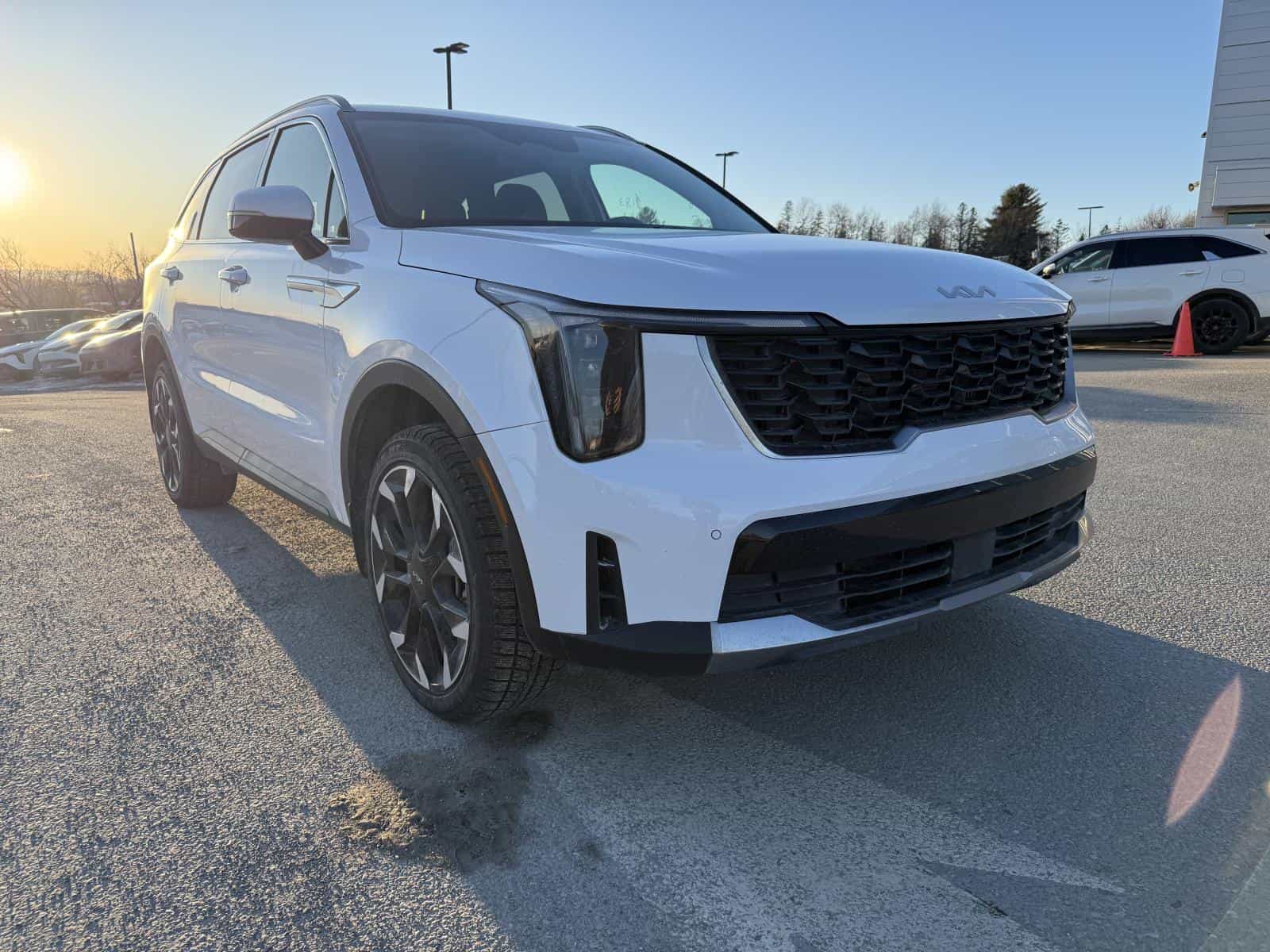 2025 Kia Sorento EX 2.5T - Image 3