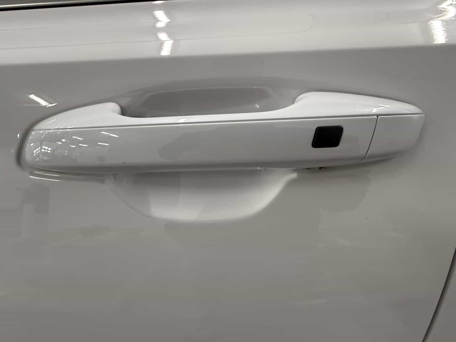 2025 Kia Sorento EX 2.5T - Image 14