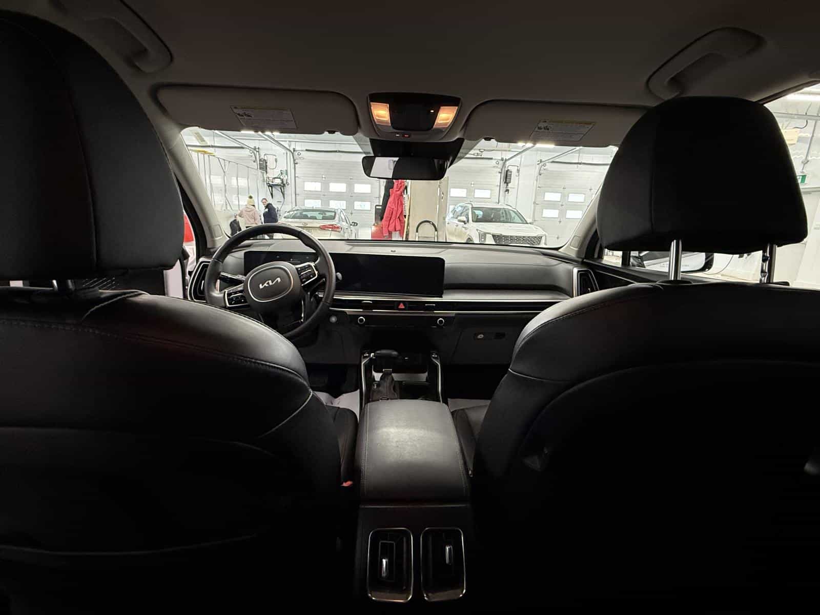 2025 Kia Sorento EX 2.5T - Image 13