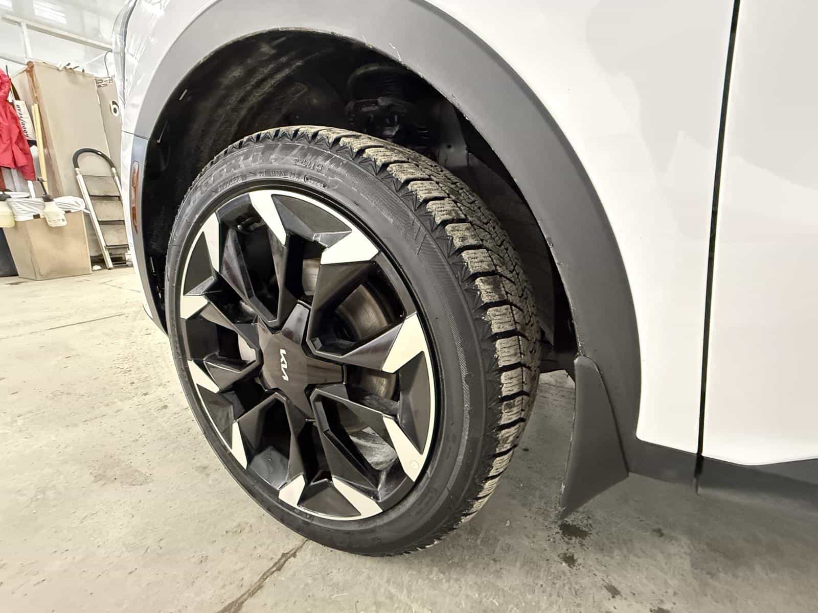 2025 Kia Sorento EX 2.5T - Image 30