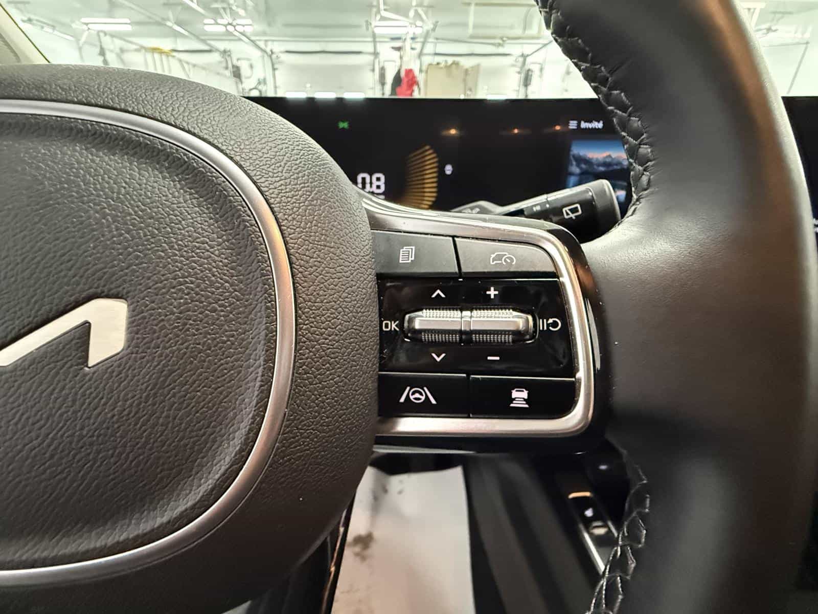 2025 Kia Sorento EX 2.5T - Image 23