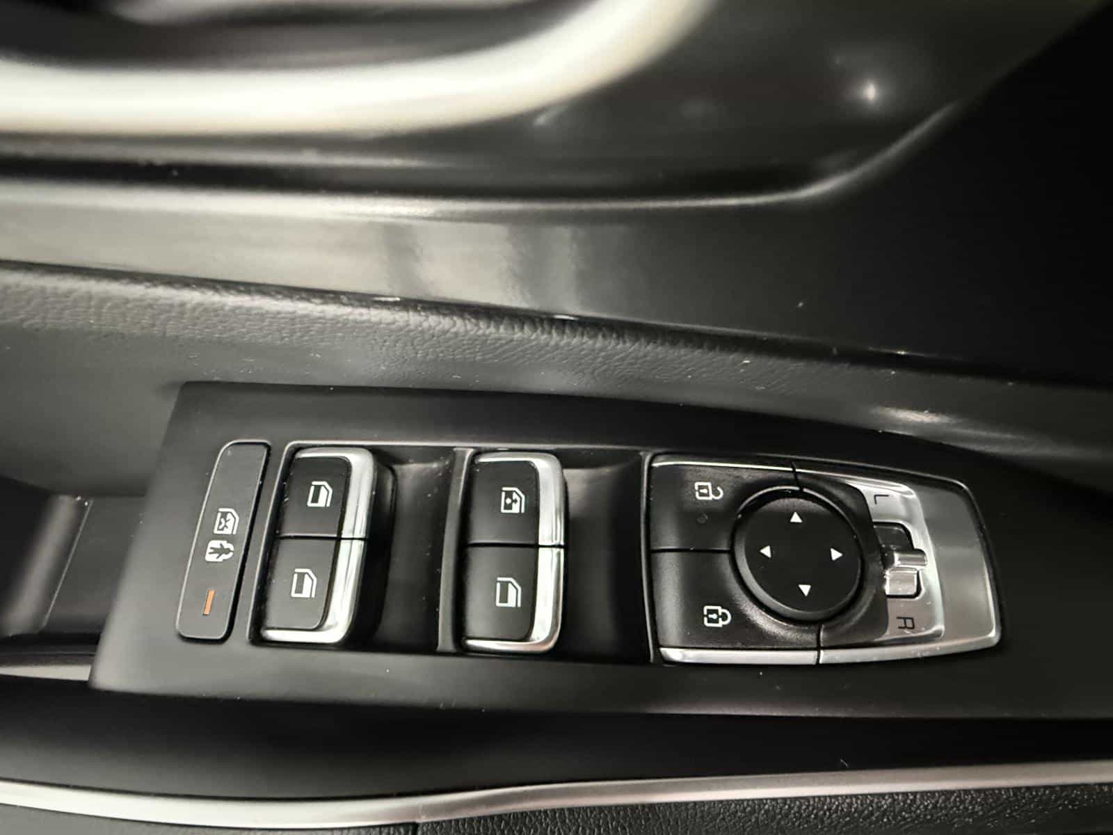 2025 Kia Sorento EX 2.5T - Image 19