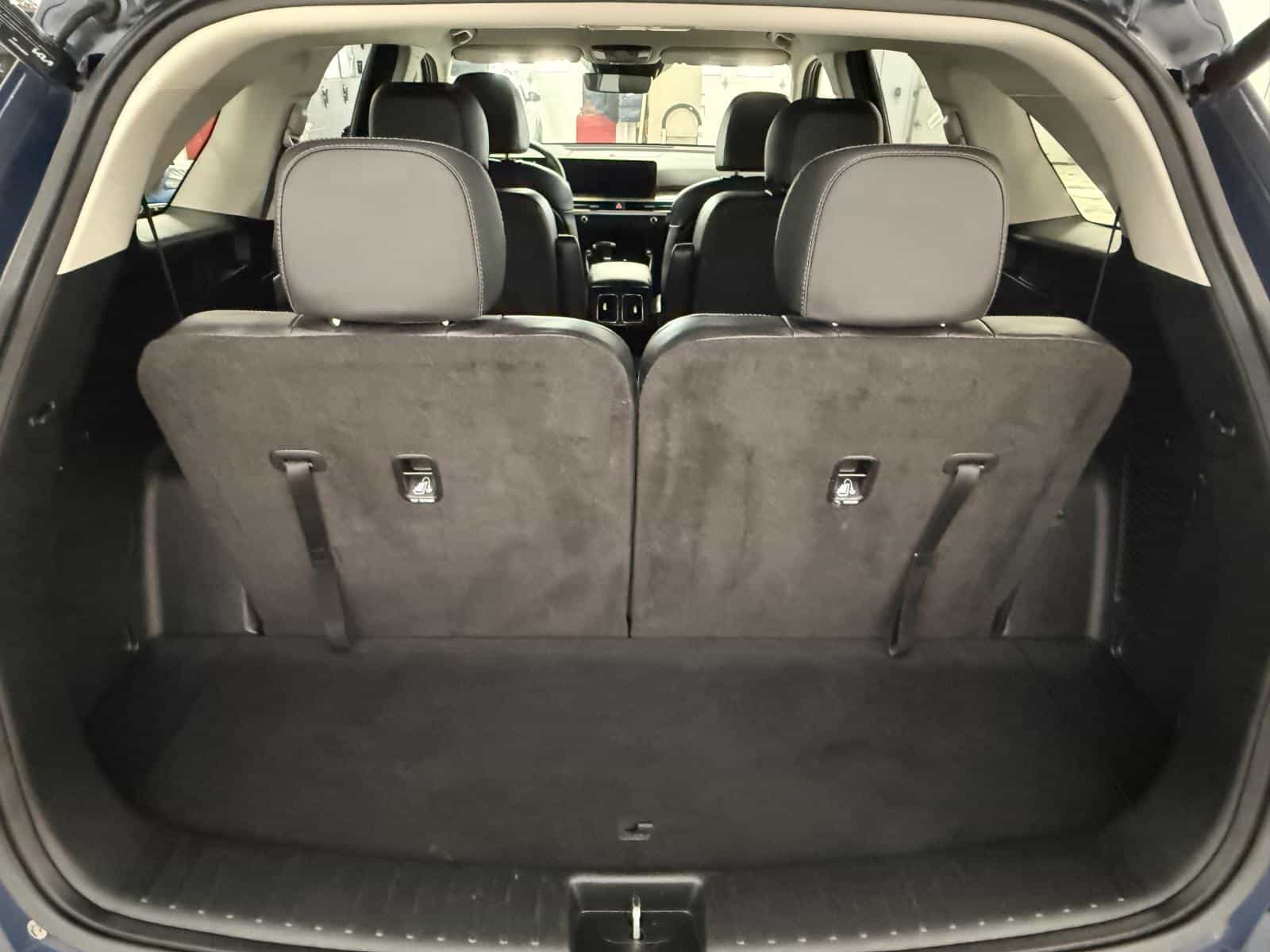 2025 Kia Sorento EX 2.5T - Image 8