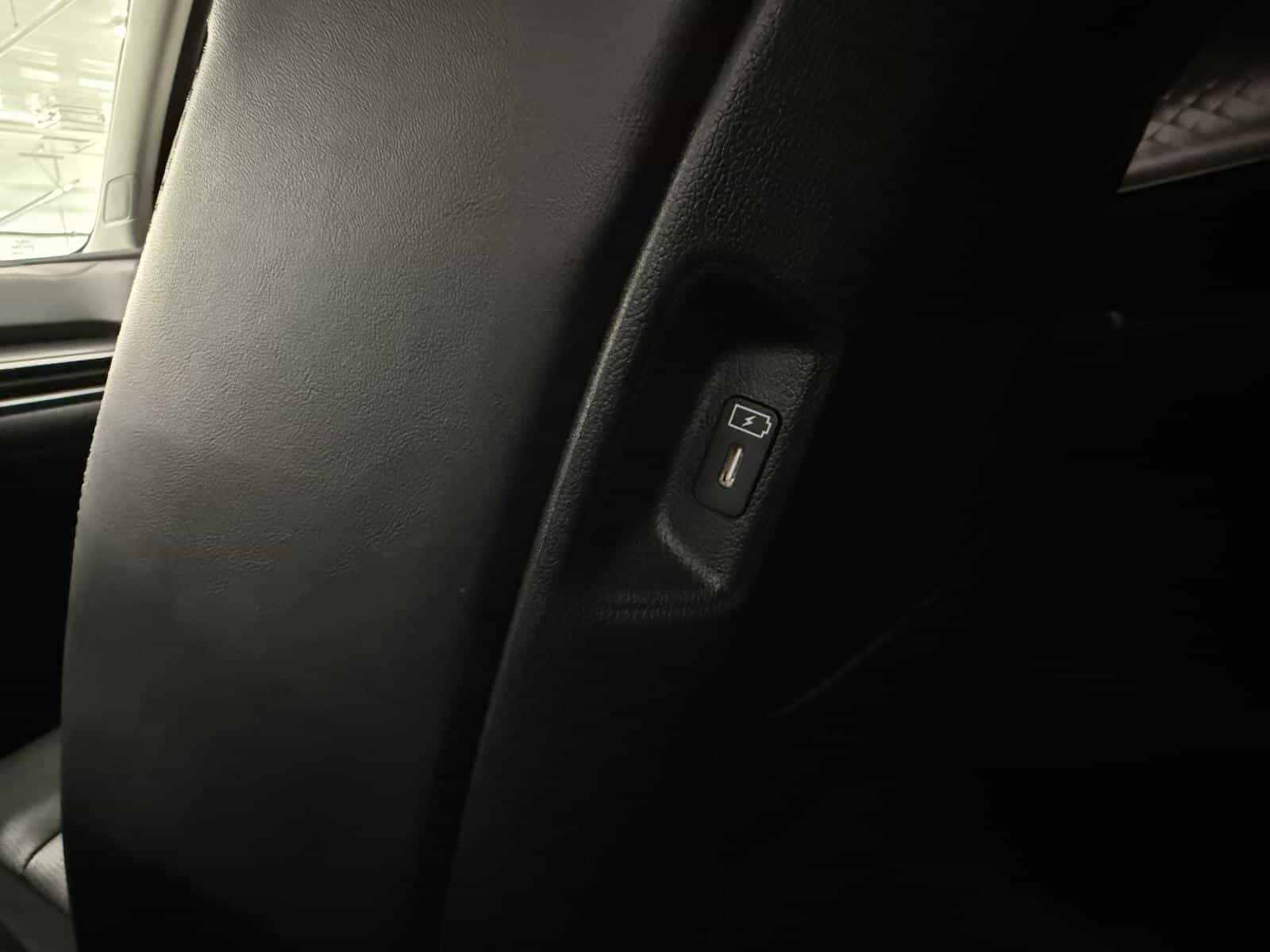 2025 Kia Sorento EX 2.5T - Image 13