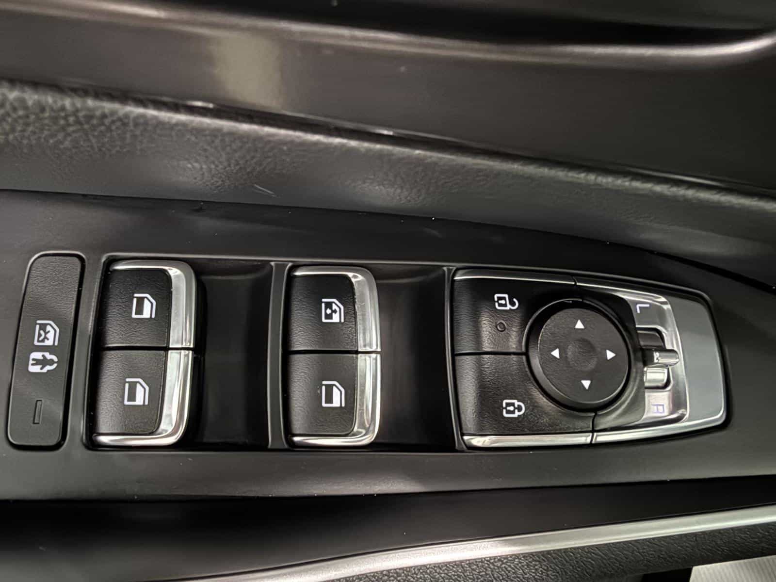 2025 Kia Sorento EX 2.5T - Image 18