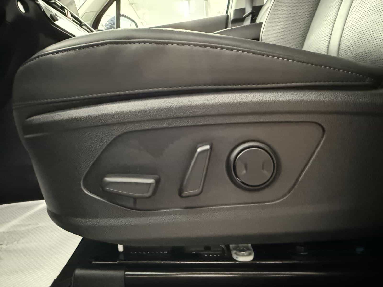 2025 Kia Sorento EX 2.5T - Image 19